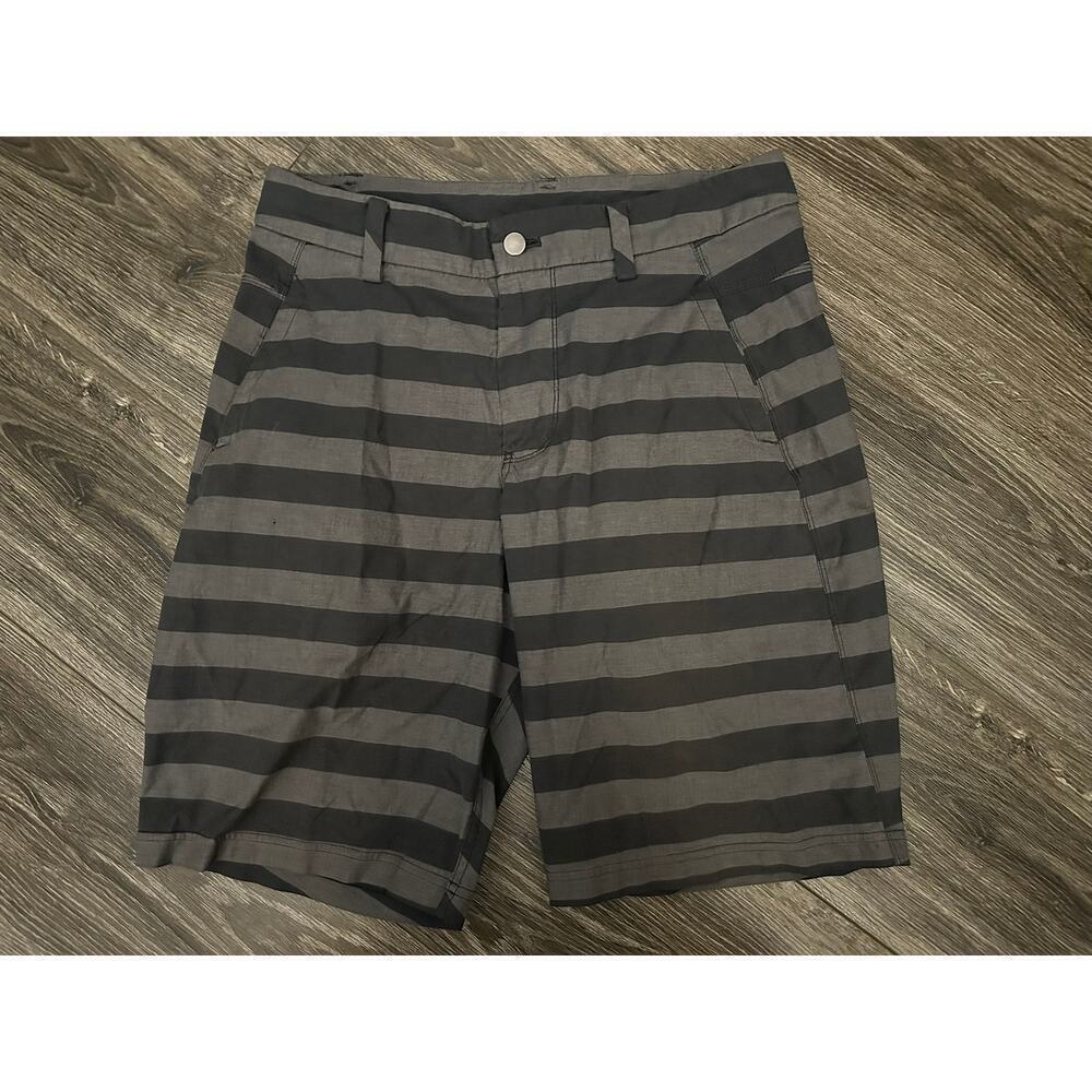 Lululemon Shorts Men's 32 X 10 Grey Stripes Casual